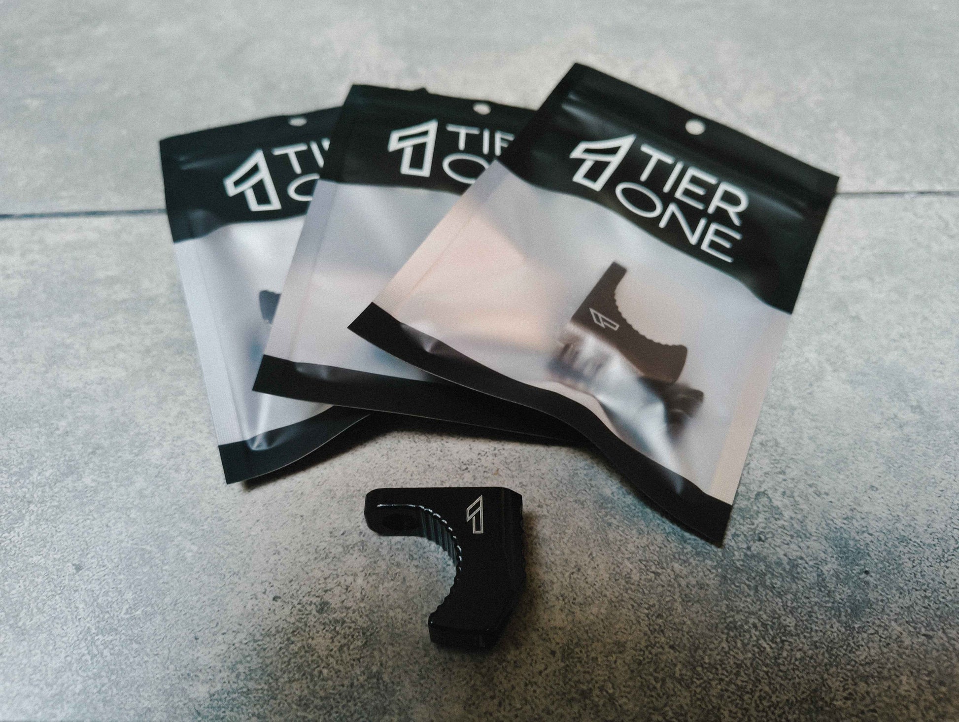 Beidseitige Montage UBERSTOP 1 – AR15 M-LOK Handstop flexibel